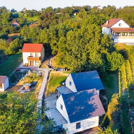 Borarium Vendeghazak - Nero Haz Guest house Pazmand